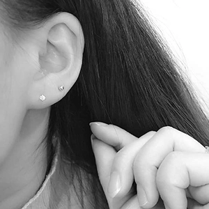 12-delige zilveren 16G oorkraakbeen studs set met fonkelende zirkonia in klauwzetting