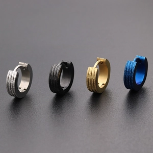 Pendientes de aro de acero inoxidable mate en colores plata, negro, oro y azul
