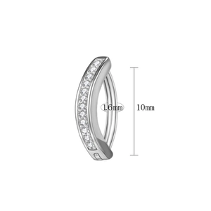 Detail of curved stainless steel belly ring with 1.6mm thickness and 10mm bar length