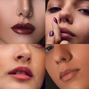 Lot de 25 anneaux de nez et piercings de septum en acier médical coloris variés