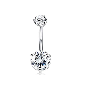 Detalle de un piercing para ombligo de acero inoxidable con circonita de cuatro garras