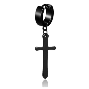 Détail d'une boucle d'oreille noire en acier inoxydable avec pendentif croix longue