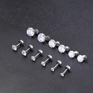 Set mit 6 Paar klassischen 4-Klauen-Zirkonia-Ohrsteckern in verschiedenen Größen von 3mm bis 8mm