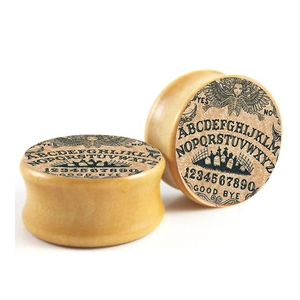 Ohrplugs aus Naturholz mit mystischem Ouija-Brett-Muster, Buchstaben und Symbolen