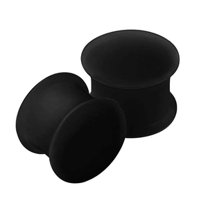 Detailansicht der schwarzen matten Silikon-Ohrplugs mit doppelt ausgestelltem Profil