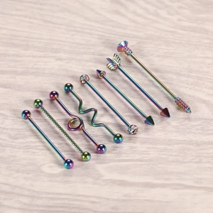 8-teiliges Set Industrial Barbells in Regenbogenfarben aus Chirurgenstahl
