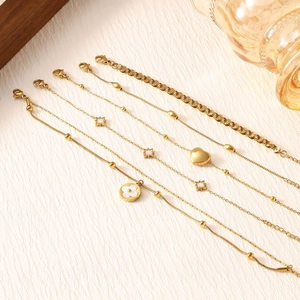 Elegantes 18K Vergoldetes Edelstahl Armband Für Damen Herz Klee Stern Anhänger Verstellbare Kette Schmuck Geschenk