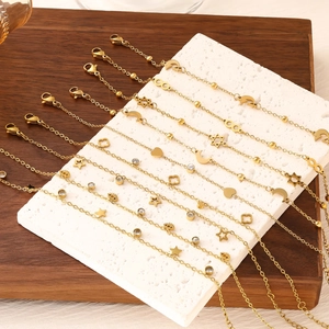 18K Vergoldetes Edelstahl Armband Für Damen Stern Mond Herz Unendlichkeit Böser Blick Zirkonia Verstellbar Schmuck Geschenk