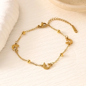 Elegantes Armband aus 18K vergoldetem Edelstahl mit Mond- und Sternanhängern und Perlen