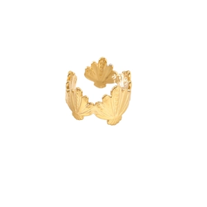 Irregular 18K gold shell-shaped open ring with a minimalist ocean-inspired design on white