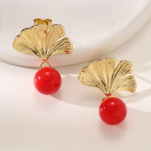 Elegant 18K gold ginkgo leaf stud earrings with vibrant red beads in a retro natural style