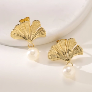 Elegant 18K gold ginkgo leaf stud earrings with white pearl pendants for women