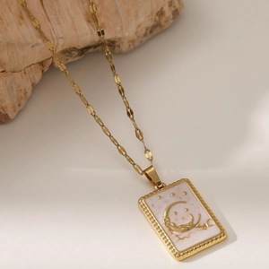 Collana con pendente carta dei tarocchi dorata vintage con dettagli luna e stelle