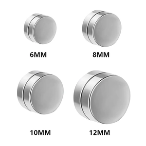 Orecchini magnetici a bottone in acciaio inox lucido in misure 6mm, 8mm, 10mm, 12mm