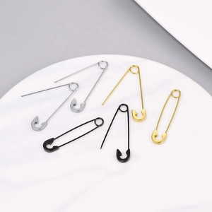 Détails des boucles d'oreilles épingle de sûreté en acier argent, or et noir