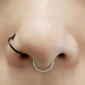 Lot de 5 anneaux de nez en acier inoxydable noir et argent pour piercings variés