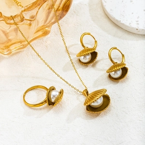 Minimalistisches Edelstahl Gold Vergoldet Muschel Künstliche Perle Schmuckset Damen Elegant Halskette Ohrstecker Und Offener Ring