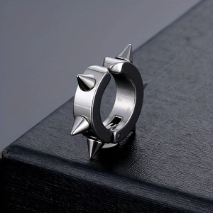 Punk stijl zilveren roestvrijstalen oorclip met vijf decoratieve metalen spikes
