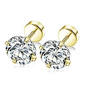 Détail de boucles d'oreilles en acier doré à 4 griffes avec pierres de zircon blanc rondes