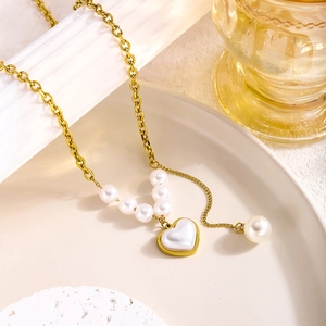 Set di Collana e Bracciale a Cuore in Acciaio Inossidabile da Donna Catena Mista Placcata Oro Pendente con Conchiglia Bianca e Strass Gioielli alla Moda