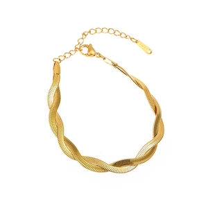 Gedraaide gouden titaniumstalen slangketting armband met verstelbare karabijnsluiting