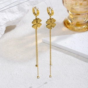 Pendientes largos de trébol dorado con cristaux de circón y cadenas finas elegantes