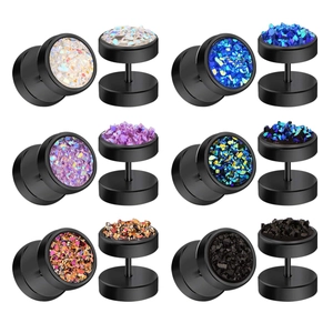 Detail von 6 Paaren schwarzer Edelstahl-Fake-Plugs mit bunten Druzy-Stein-Inlays