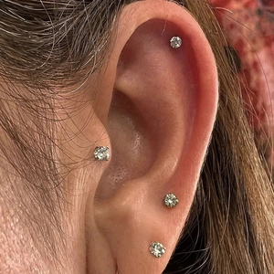 Ensemble de boucles d'oreilles en acier inoxydable avec zircons pour piercing multiple