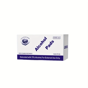 Dettaglio della scatola di tamponi alcolici al 75% con misura 6x6cm e marchi ISO
