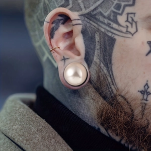Pearly luster stainless steel ear plug tunnel expander with high glossy finish