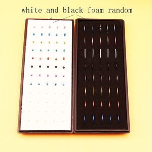 Buntes Nasenring-Set aus Edelstahl in Displaybox mit mehrfarbigen Diamantsteckern