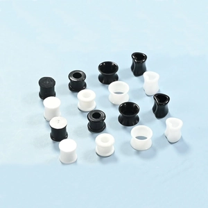 16er Set Silikon-Ohr-Plugs mit schwarzen und weißen Herztunneln und massiven Dehnern