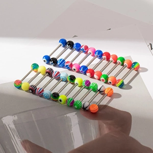 Ensemble de piercings de langue en acrylique coloré avec motifs variés et tiges en acier