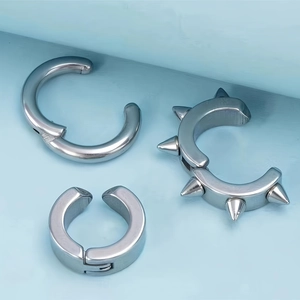Clips de Oreja de Acero Inoxidable No Perforados Aro Remache Punta Punk Gótico Hip Hop Pendientes Set para Hombre Mujer Joyería