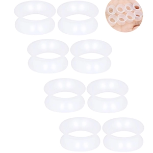 Detailansicht eines 8-teiligen Sets aus transluzentem weißem Silikon Double Flared Ear Tunnels