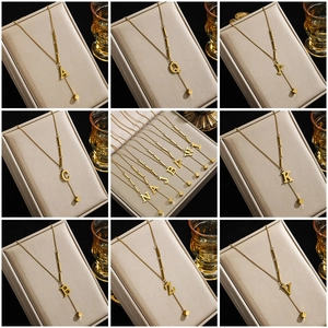 Mode Edelstahl Englisch 26 Buchstaben Halskette Gold Überzogene Kleine Quadrat Quaste Initial Anhänger Kette Für Damen Schmuck