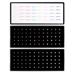 Drei Sets Nasenringe aus Edelstahl und bunte Zirkon-Stecker in schwarzen Boxen