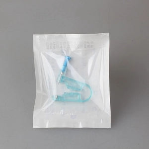 Confezione sterile individuale per kit foratura orecchie blu con ago in acciaio medicale