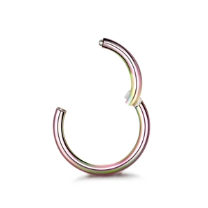 Detalle de aro con bisagra de acero inoxidable en color arcoíris para nariz u oreja