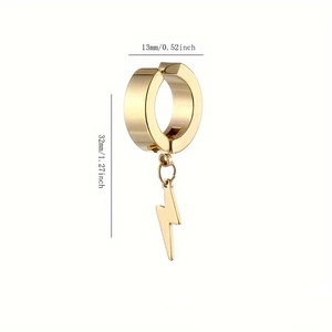 Earcuff de rayo en acero inoxidable dorado con medidas de longitud y diámetro