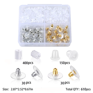 Lot de 610 fermoirs de boucles d'oreilles en silicone et métal dans une boîte