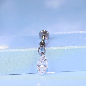 Labret in titanio G23 con zircone cubico taglio marquise per cartilagine dell'orecchio