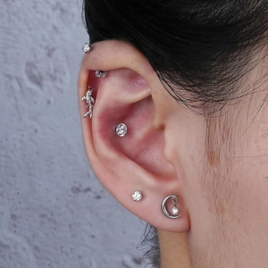 Titanium piercingset met cz-knopjes, visoorbel en sieraad met een halve maan hanger