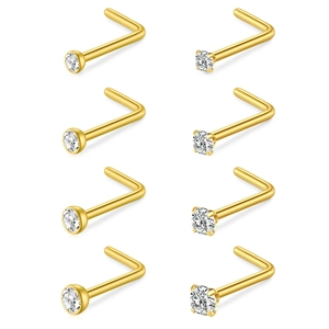 Detail von 8 goldenen L-Nasensteckern mit runden Zirkonia und Krappenfassung in Gold