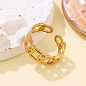 Elegant gold twisted chain ring with adjustable open band and minimalist link design