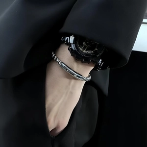 Bracelet chaîne minimaliste en acier inoxydable argenté pour homme avec barre polie