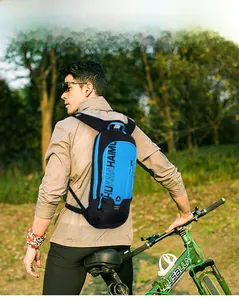 Trinkrucksack für Radfahren und Wandern am Modell zur Darstellung der Produktgröße