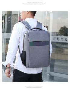 Detailansicht grauer wasserdichter Laptop-Rucksack mit Reflektorstreifen und Netztasche
