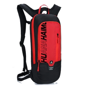 Outdoor Fahrradrucksack in Rot und Schwarz mit Branding zum Wandern und für Sport