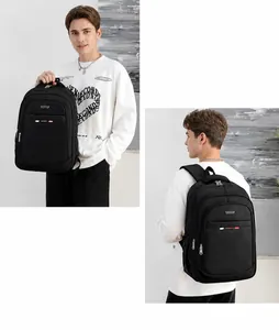 Vistas detalladas de una mochila negra impermeable con asas reforzadas y bolsillos de malla